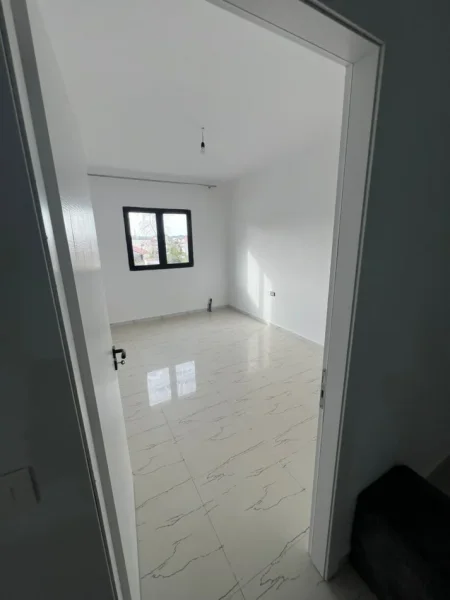 Tirane, jepet me qera shtepi 2+1 Kati 2, 70 m² 450 € (Don Bosko)