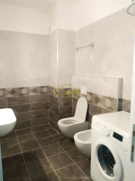 Tirane, jepet me qera apartament 1+1 Kati 5, 70 m² 500 € (LAPRAKE)
