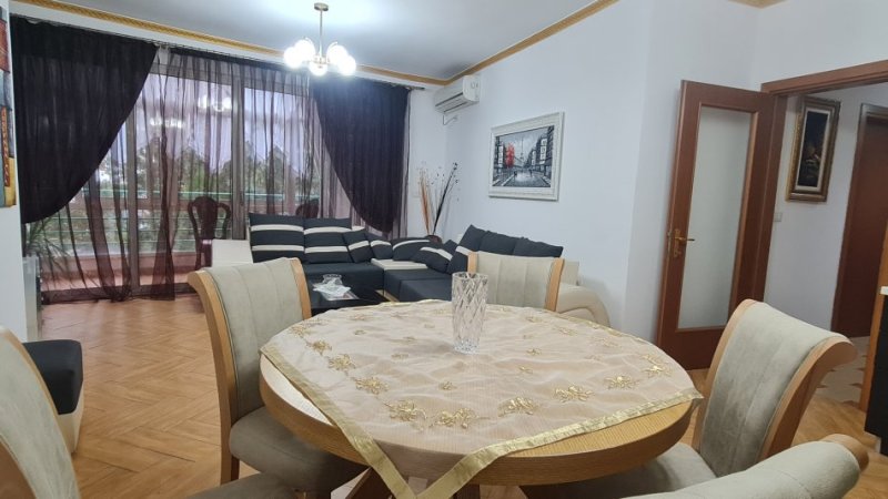 Tirane, jepet me qera apartament 2+1+Ballkon Kati 2, 115 m² 660 € (DON BOSKO)