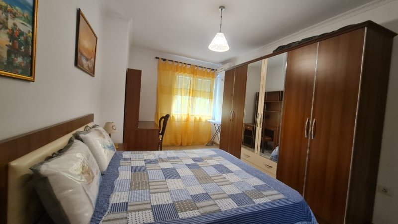 Tirane, jepet me qera apartament 2+1+Ballkon Kati 2, 115 m² 660 € (DON BOSKO)