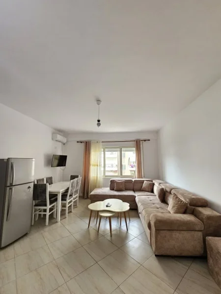 Tirane, jepet me qera apartament 2+1+Ballkon Kati 2, 95 m² 450 €