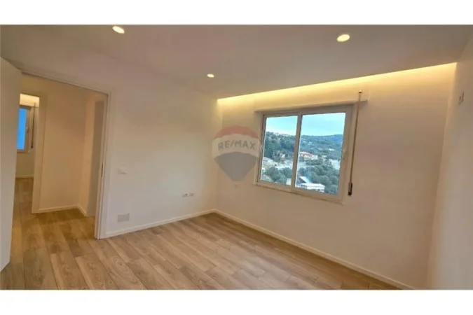 Vlore, shitet apartament 2+1 Kati 8, 140.000 €