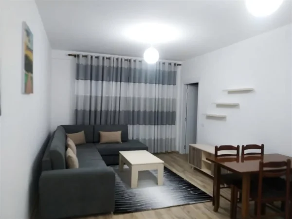 Tirane, jepet me qera apartament 1+1+Aneks+Ballkon Kati 5, 70 m² 520 € (Dritan Hoxha , Perball Universitetit Zoja e Keshillit te mire .)