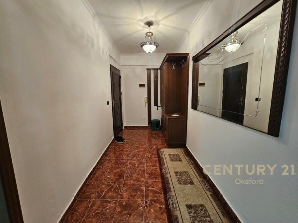 Tirane, shitet apartament 2+1 Kati 5, 97 m² 156.000 € (Laprake)