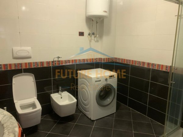 Tirane, shitet apartament 2+1+2+Post Parkimi Kati 1, 124 m²