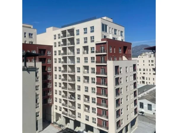 Tirane, shitet apartament 2+1 Kati 2, 88 m² 149.600 € (Laprake)