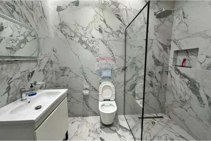 Tirane, jepet me qera apartament 2+1+Ballkon Kati 3, 115 m² 1.500 € (Rruga e Kosovareve)