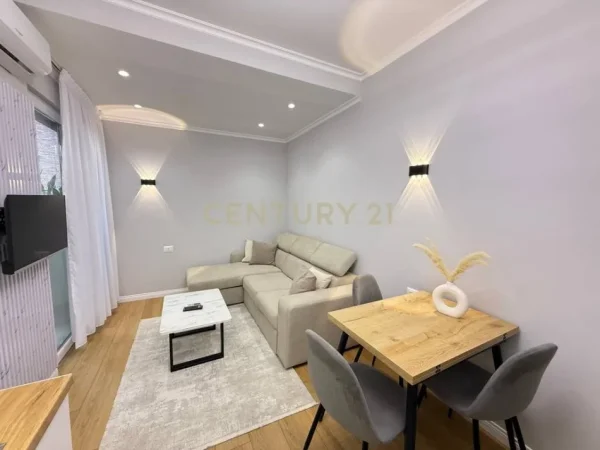 Tirane, shitet apartament 1+1+Aneks+Ballkon Kati 1, 43 m² 119.000 € 