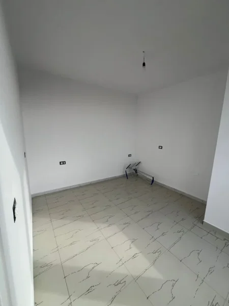 Tirane, jepet me qera shtepi 1+1 Kati 2, 50 m² 400 € (Don Bosko)