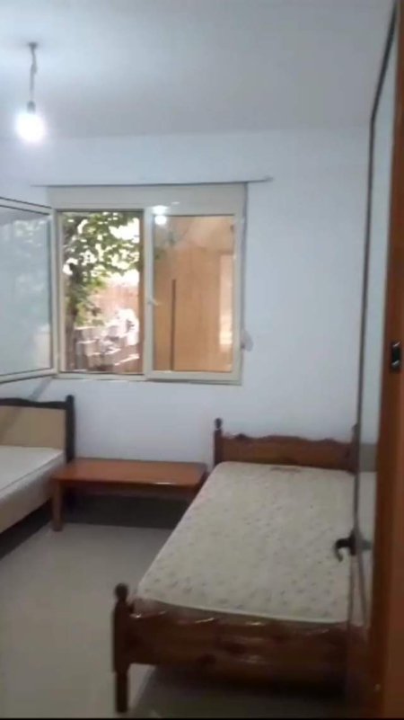 Tirane, jepet me qera Vile 1+1 Kati 1, 55 m² 22.000 Leke (Fundi rruges Jordan Misja)