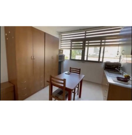 Tirane, jepet me qera garsonier Kati 4, 30 m² 27.000 Leke (Rruga Ferit Xhajko,Restaurant Durresi)
