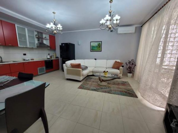 Tirane, jepet me qera Kati 2, 90 m² 600 Euro