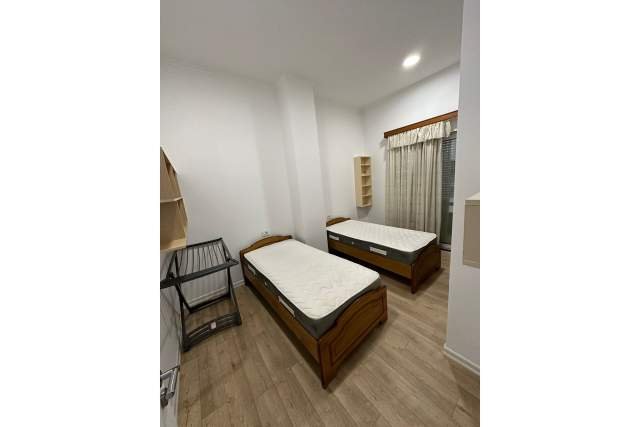 Tirane, jepet me qera apartament Kati 1, 120 m² 550 Euro (Rruga Peti,,  Liqeni i Thatë,  Tiranë,  Shqipëri)
