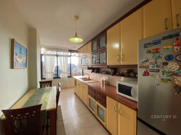 Tirane, shitet apartament Kati 6, 145 m² 190.000 Euro (Rruga Riza Cerova, Tiranë Tirana, Albania)