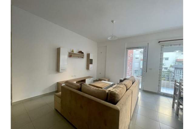 Tirane, jepet me qera apartament Kati 2, 76 m² 430 Euro (Rruga Selita vjeter,,  Kopshti Botanik,)