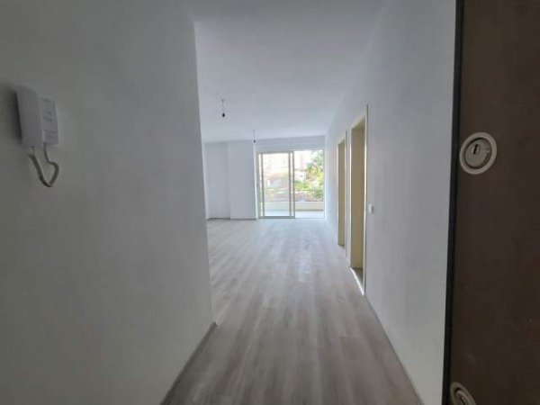 Tirane, jepet me qera apartament 1+1+BLK Kati 1, 77 m² 400 Euro (Ish fusha e aviacionit)
