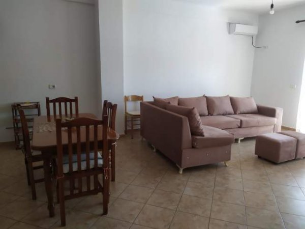 Tirane, jepet me qera apartament 1+1+BLK Kati 3, 79 m² 40.000 Leke (Rruga Riza Cerova)