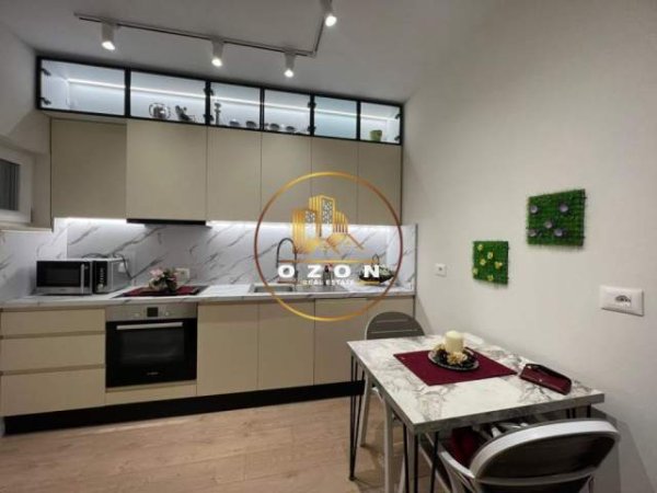 Tirane, jepet me qera apartament 2+1+A+BLK Kati 4, 110 m² 1.100 Euro (BLLOKU)