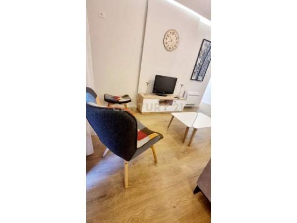 Tirane, jepet me qera apartament Kati 3, 115 m² 700 Euro (Tirana, Albania)