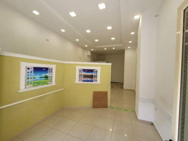Tirane, jepet me qera ambjent biznesi Kati 0, 50 m² 500 Euro (Rruga Him Kolli)