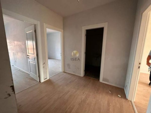 Tirane, shitet apartament 2+1+BLK Kati 8, 120 m² 162.000 Euro (ndodhet ne zonen e Spitaleve prane Pediatrise)