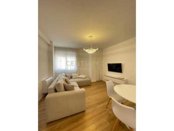 Tirane, jepet me qera apartament 1+1+BLK Kati 9, 75 m² 650 Euro (Rruga e Barrikadave)