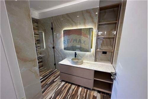 Tirane, jepet me qera apartament 2+1 Kati 2, 110 m² 750 Euro (Rezidenca Lakeland , Farke)