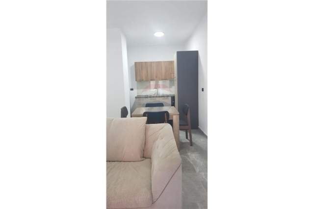 Tirane, jepet me qera apartament 2+1+BLK Kati 2, 101 m² 480  (Rruga e Dibres)