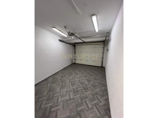 Tirane, jepet me qera Vile 5+1 Kati 0, 168 m² 1.500 Euro (Rr. e Kavajes)