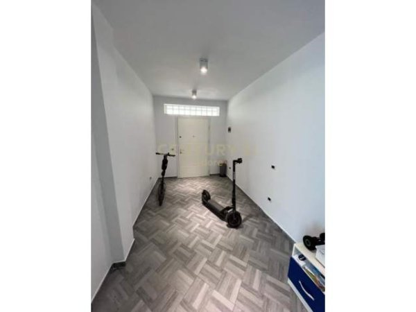 Tirane, jepet me qera Vile 5+1 Kati 0, 168 m² 1.500 Euro (Rr. e Kavajes)
