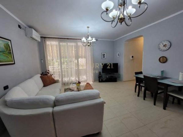 Tirane, jepet me qera apartament 2+1+BLK Kati 2, 90 m² 600  (Rr. Fortuzi)