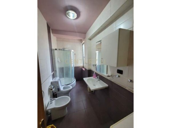 Tirane, jepet me qera apartament 2+1+BLK Kati 2, 90 m² 600  (Rr. Fortuzi)