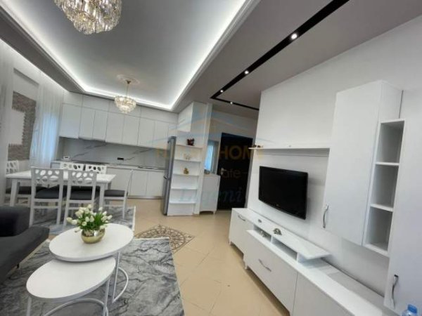 Tirane, shitet apartament Kati 3, 68 m² 144.000 Euro (Liqeni i Thate)
