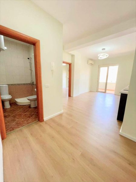 Tirane, shes apartament 1+1 62 m² 115.000 Euro (Komuna e Parisit, Ish New York)