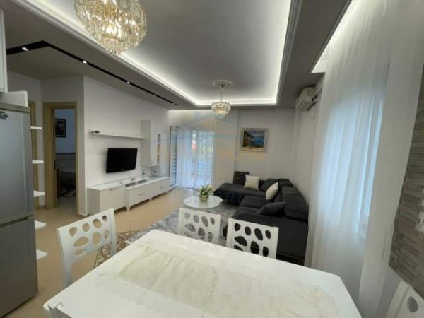 Tirane, shitet apartament Kati 3, 68 m² 144.000 Euro (Liqeni i Thate)