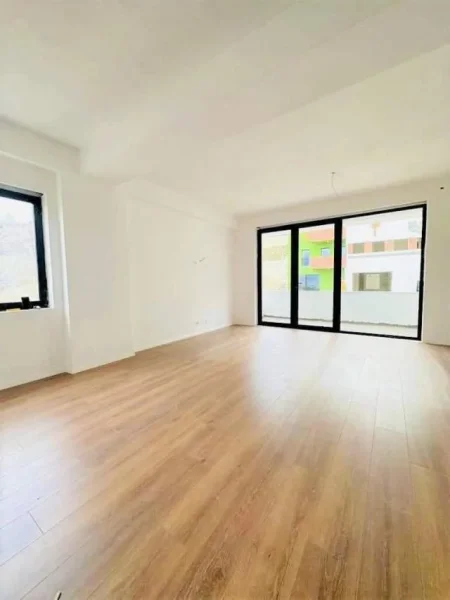 Tirane, shes apartament 2+1 118 m² 165.000 Euro (Rezidenca Kodra e Diellit 1)