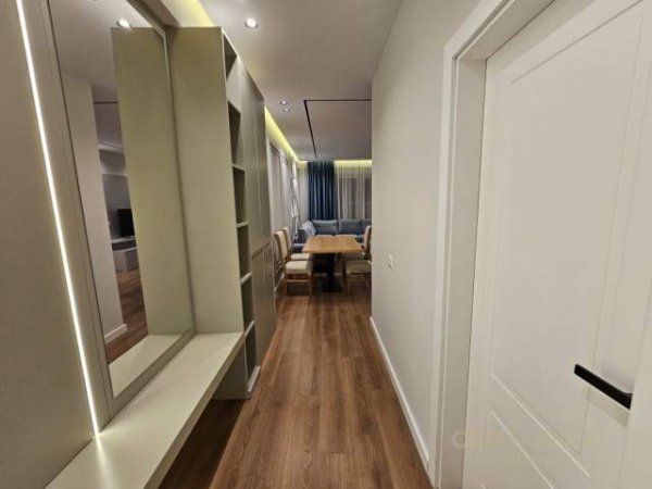 Tirane, jepet me qera apartament Kati 4, 102 m² 820 Euro (Liqeni i Thate, Kompleksi FZ Construction Tirana, Albania)