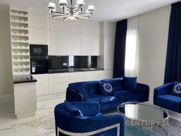 Shqiperi, jepet me qera apartament 1+1 Kati 1, 80 m² 900 Euro (Teg)