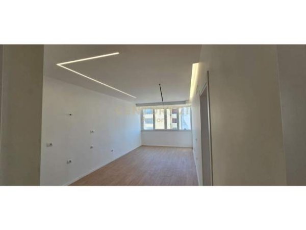 Tirane, shitet apartament 2+1+BLK Kati 7, 90 m² 215.000 Euro
