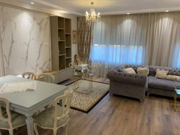 Tirane, jepet me qera apartament duplex Kati 1, 112 m² 1.000 Euro (Tirana, Albania)