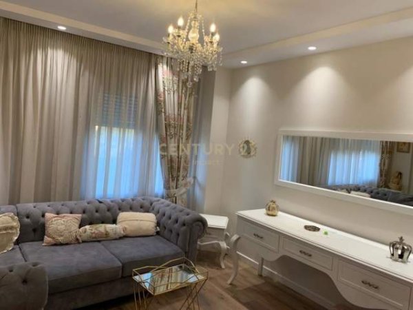 Tirane, jepet me qera apartament duplex Kati 1, 112 m² 1.000 Euro (Tirana, Albania)