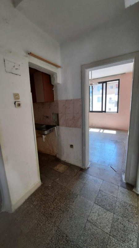 Tirane, Shitet apartament 2+1 Kati 3, 62 m² 145.000 Euro (Rr Lidhja e Prizerenit)