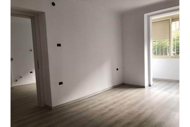 Tirane, shitet apartament Kati 1, 63 m² 118.000 Euro (Rruga Muhamet Gjollesha)