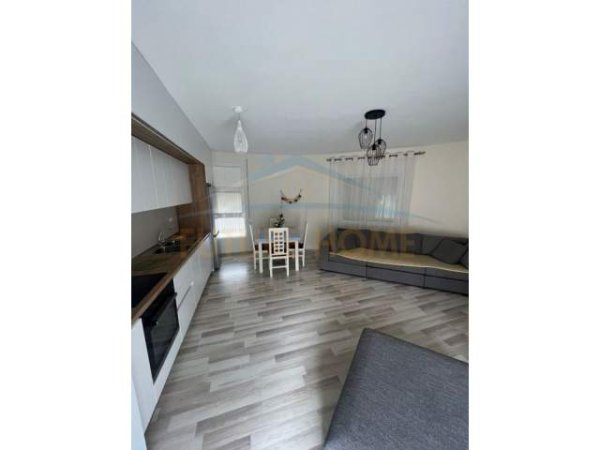 Tirane, jepet me qera apartament 1+1 Kati 2, 82 m² 350 Euro (PRO+33027)