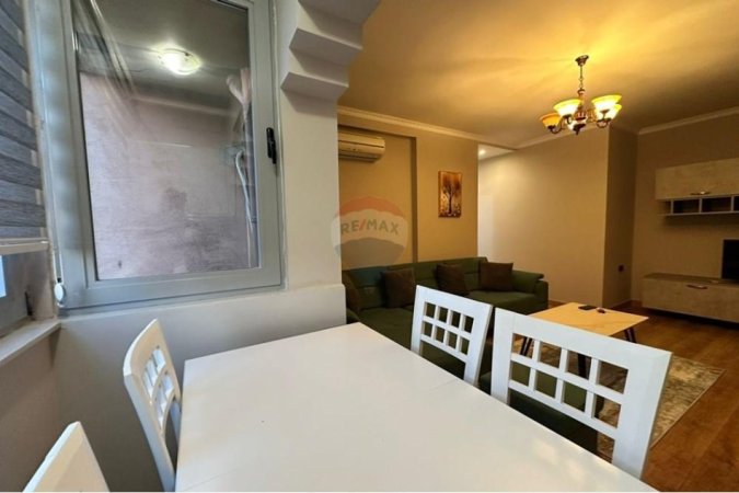 Tirane, jepet me qera apartament 2+1+Ballkon , 85 m² 700 € (Ish Fusha e Aviacionit)