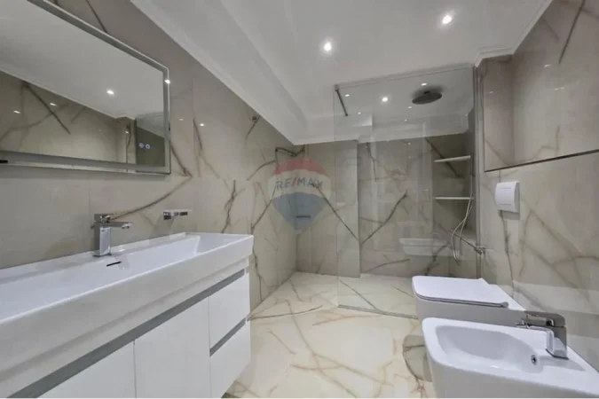 Tirane, shitet apartament duplex Dublex , 215 m² 470.000 € (Liqeni I Thatë, Tiranë(ID: 530191006-1128)