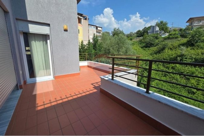 Tirane, shitet apartament duplex Dublex , 215 m² 470.000 € (Liqeni I Thatë, Tiranë(ID: 530191006-1128)