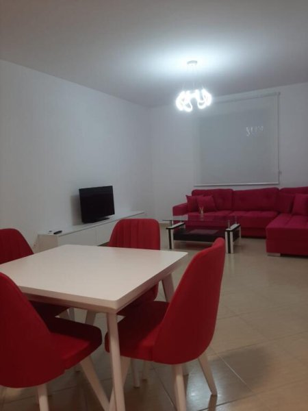 VLORE . APARTAMENT 1+1 ME QIRA  450 €