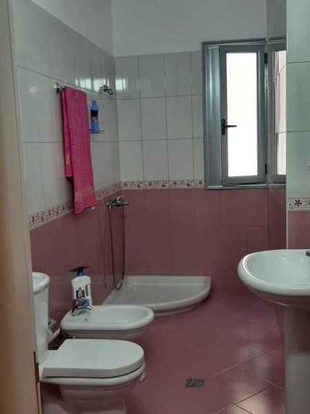VLORE . APARTAMENT 1+1 ME QIRA  450 €