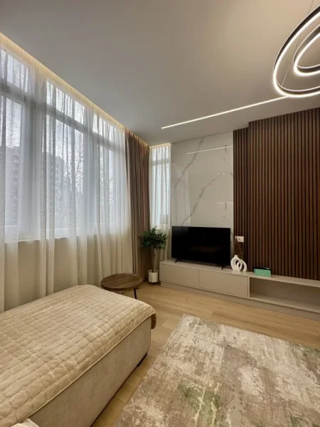 Tirane, jepet me qera apartament 1+1+Ballkon Kati 3, 56 m² 600 € (Brryli)